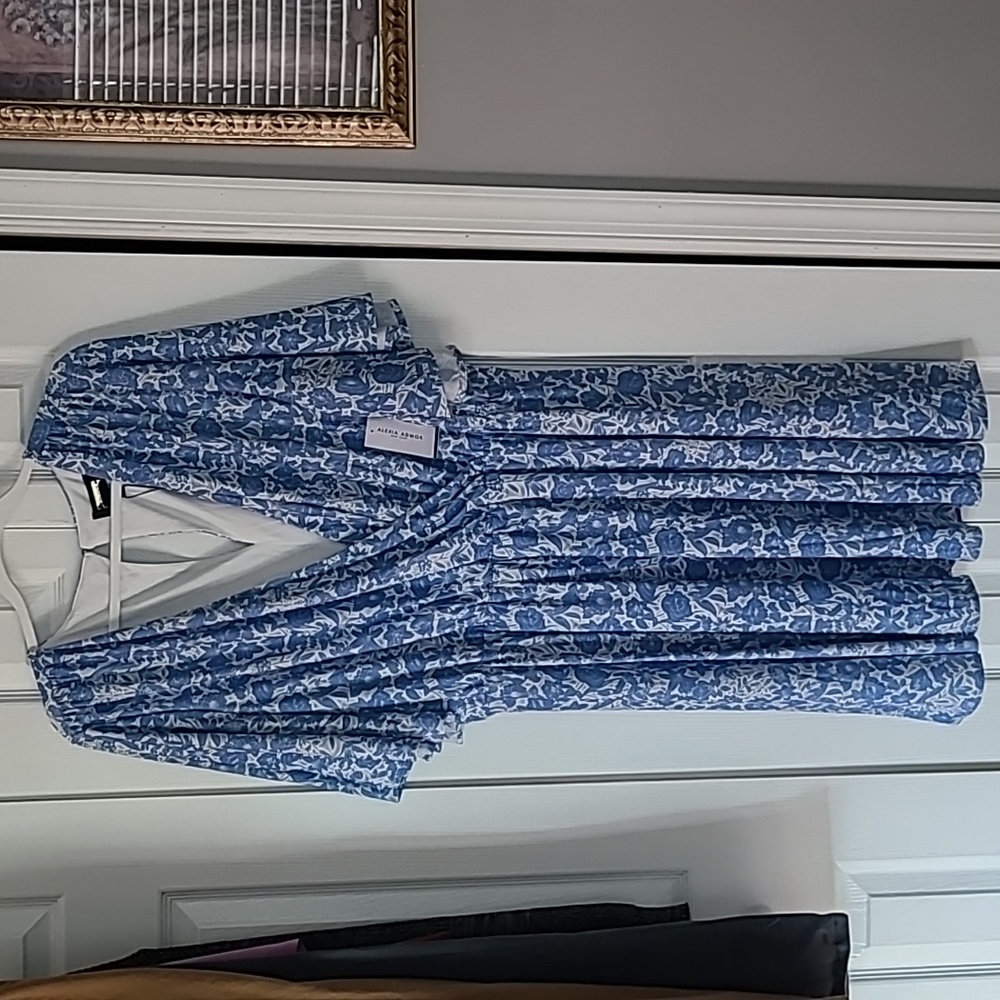ALEXIA ADMOR PLUS SIZE BLUE FLORAL DRESS SIZE 3X